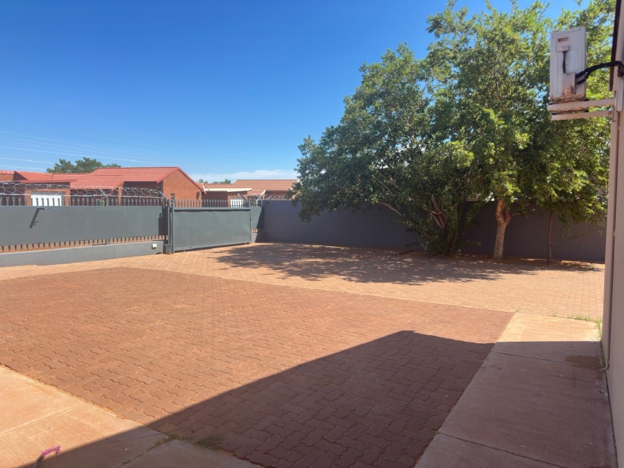 4 Bedroom Property for Sale in Kathu Northern Cape